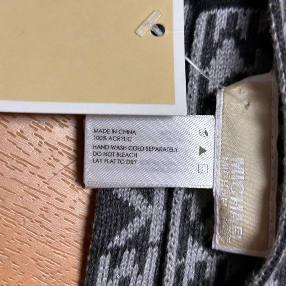 Michael‎ Women’s Kors Black and Gray Patterned Scarf Size OS